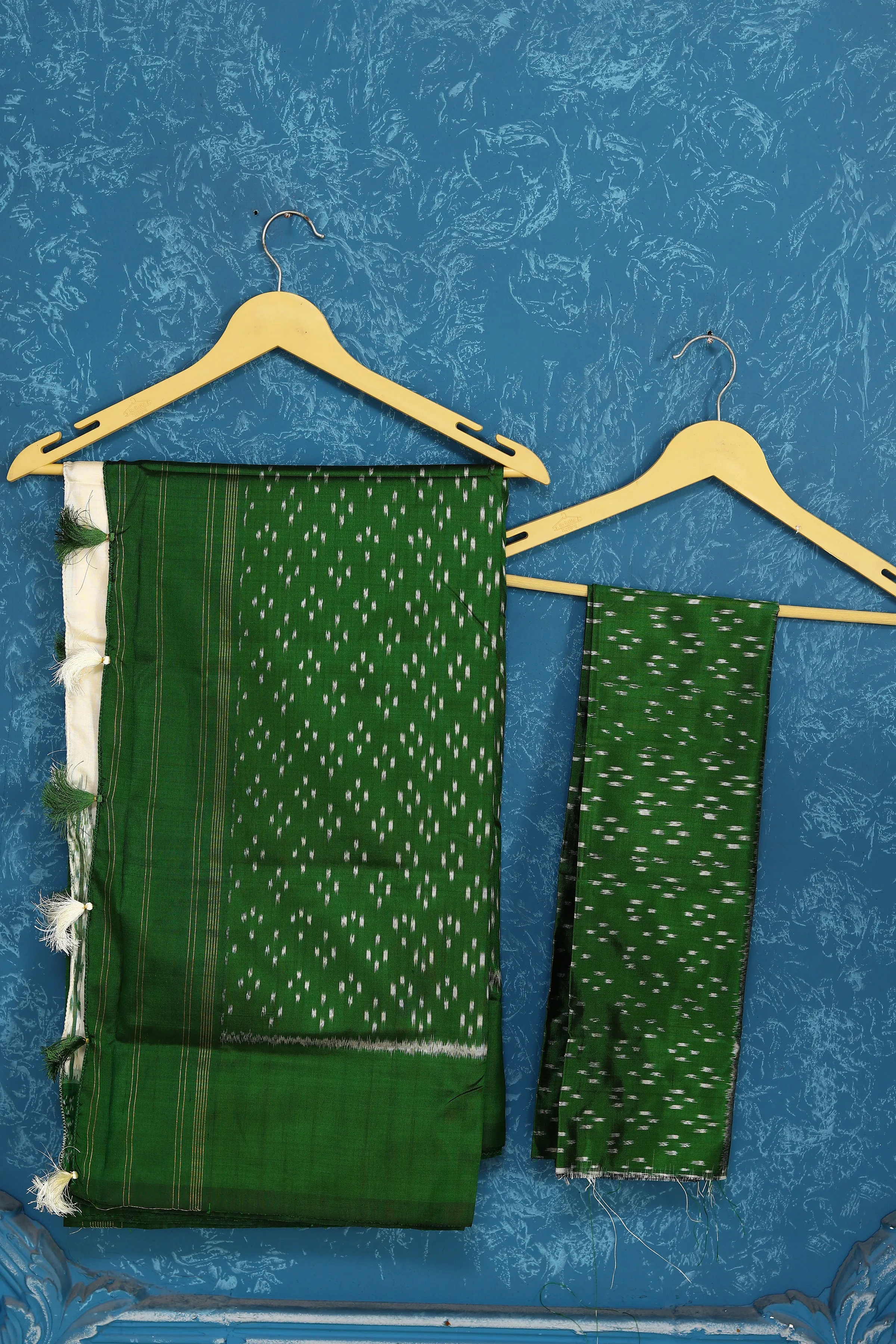 91A429 Cream Pochampalli Ikkat Silk Saree with Green Border