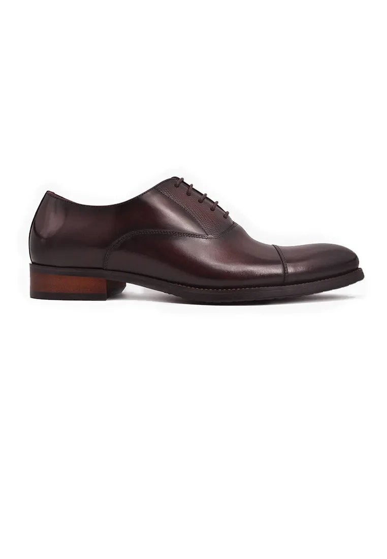 Refined Versatile Lace-up Oxford